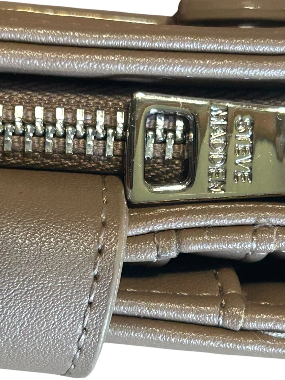 Steve Madden Taupe Bifold Wallet Organizer Zip Around Vegan Leather